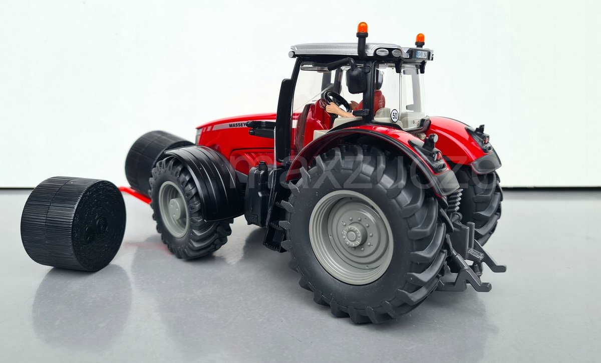 Siku Massey Ferguson 8680 tractor met balenklem & 2 balen, schaal 1:32