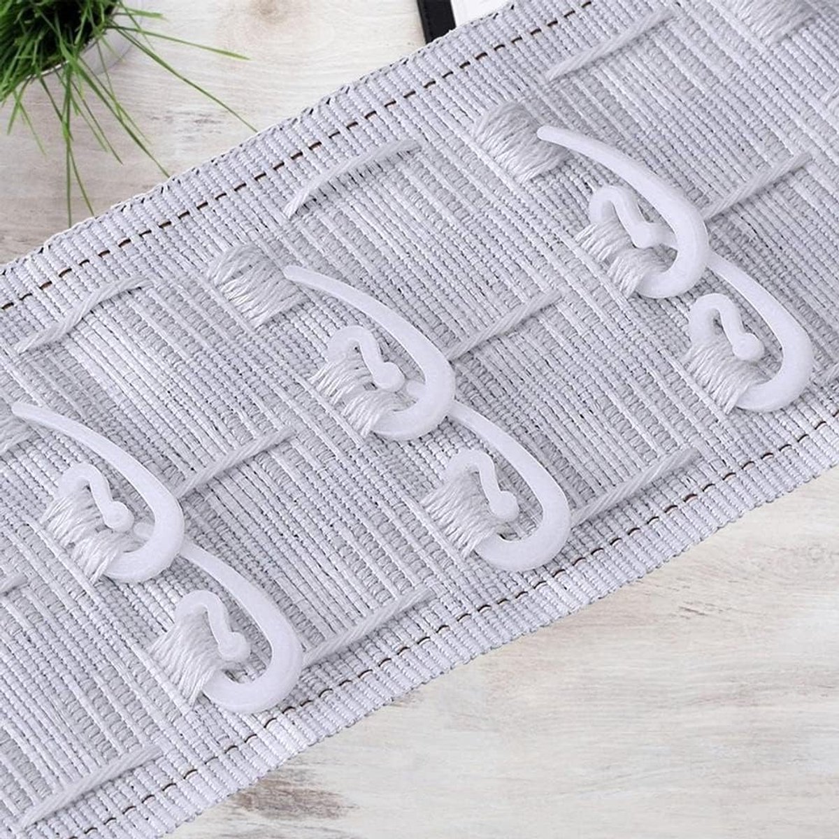 SnelShoppen - 200 Pcs Witte Gordijnhaken Glijders, Plastic Gordijnrail Haken voor Pencil Pleat, Raam, Deur en Douchegordijnen