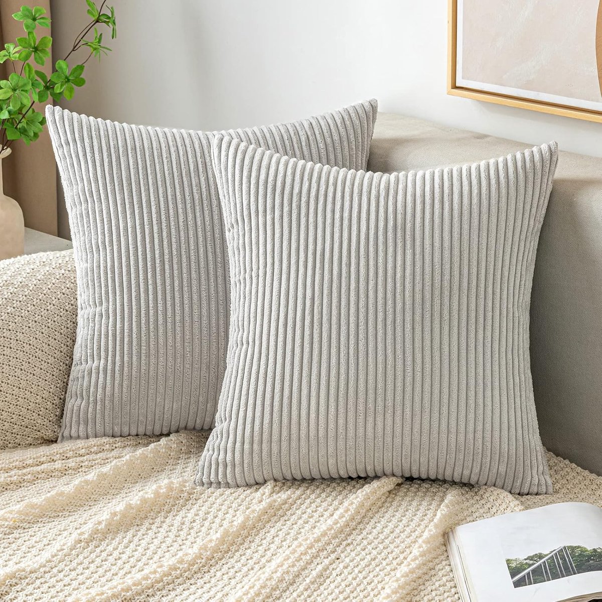 SnelShoppen - Set van 2 Corduroy Kussenhoezen 60x60 cm, Decoratieve Kussens, Zachte Polyester Kussens, Lichtgrijs voor Sofa, Woonkamer, Slaapkamer