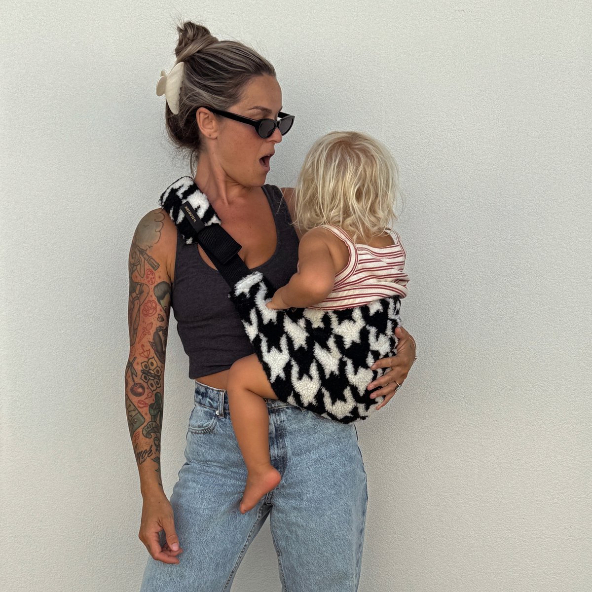 Wildride® Kinderdrager Pied-de-poule Teddy - Lichtgewicht & Draagbaar - Heupdrager Voor Kinderen van 9 Maanden tot 4 Jaar - Draagzak voor Baby en Peuter - Baby Carrier - Tot 20 kg – foto 3