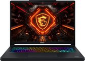 Zwarte MSI gaming laptop met een 16-inch scherm. Het toetsenbord heeft RGB-verlichting. De achtergrond toont een oranje drakenlogo.