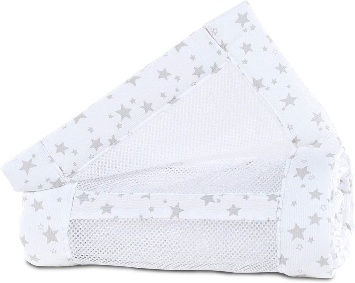 SnelShoppen - Baby Nest Mesh Pique Cot Bumper - Ademend, Beschermend, Zacht Fleece, Wit met Sterren, Perfect voor Babybedje