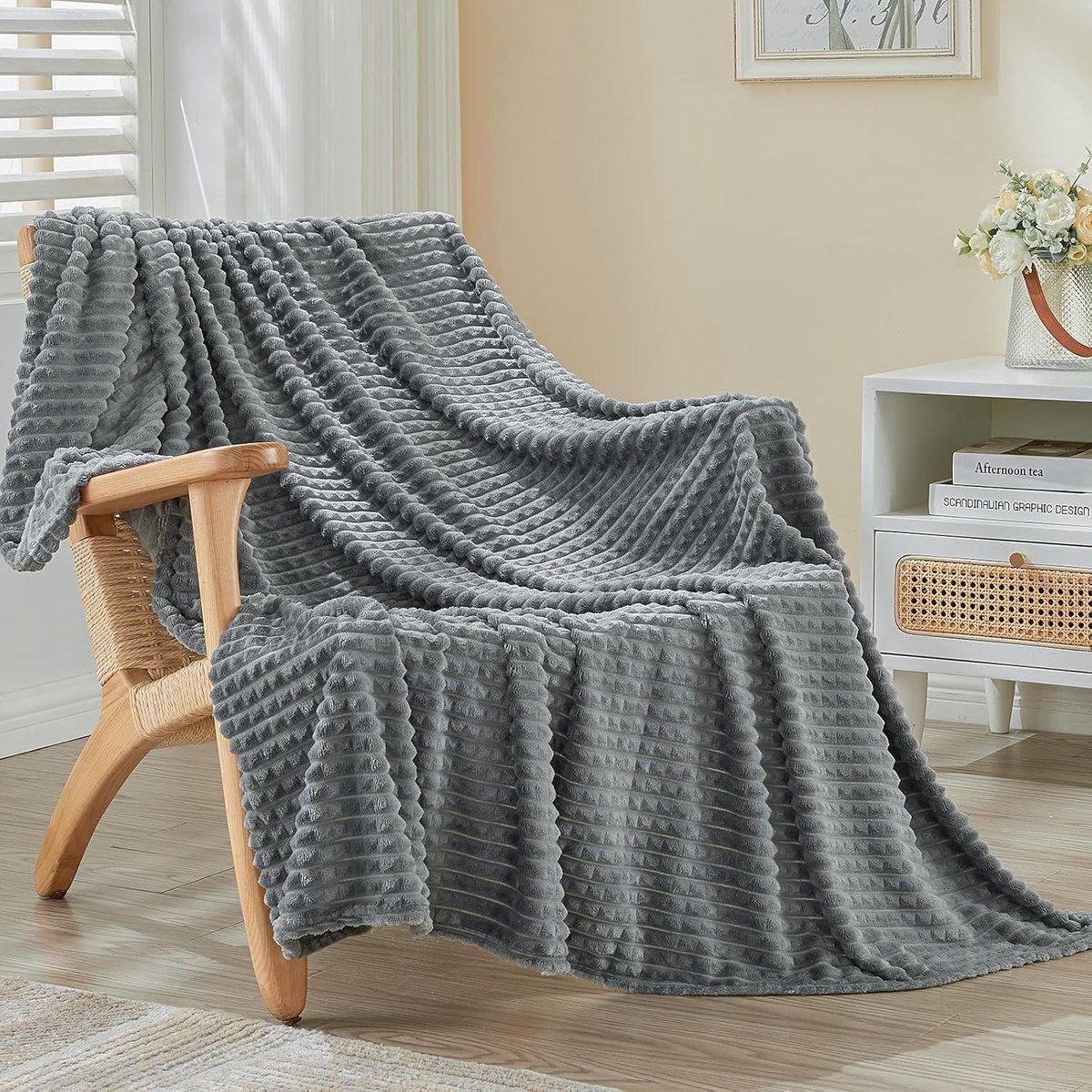 SnelShoppen - Fluffy Fleece Deken 150 x 200 cm, Zacht en Warm Wol, Antipilling Behandeling, Donkergrijs, Ideaal voor Bank en Bedspread, Perfect voor T
