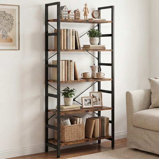 Open boekenkast met zwart metalen frame en houten planken, gevuld met boeken en decoraties.