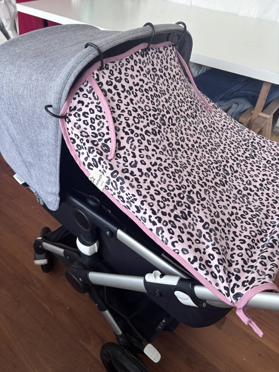 Roze Panterprint Zonnedoek voor op je kinderwagen — afbeelding 2