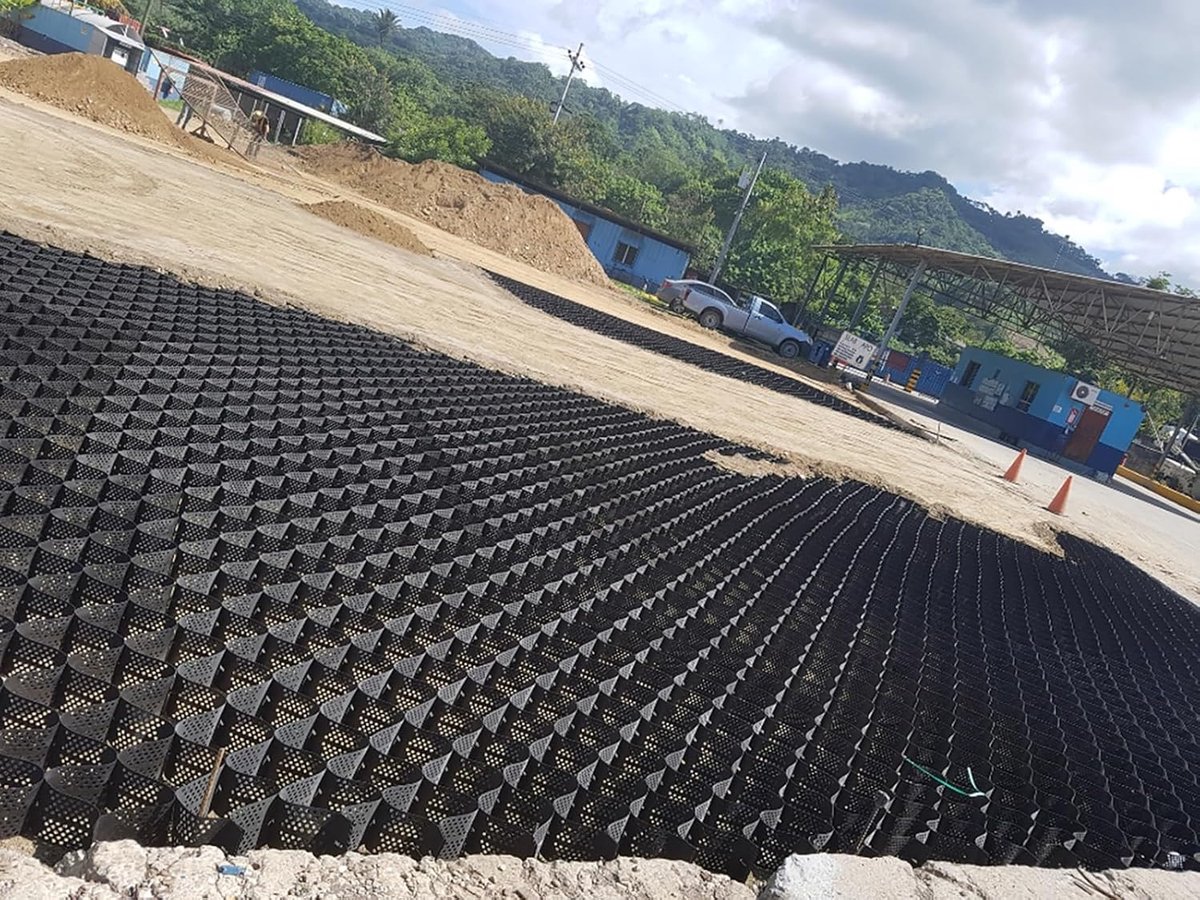 Grind Stabilisatie - Bodem Versterker - Terras Aanleggen - Hoge Laadweerstand - 5 of 10 cm - Zwart