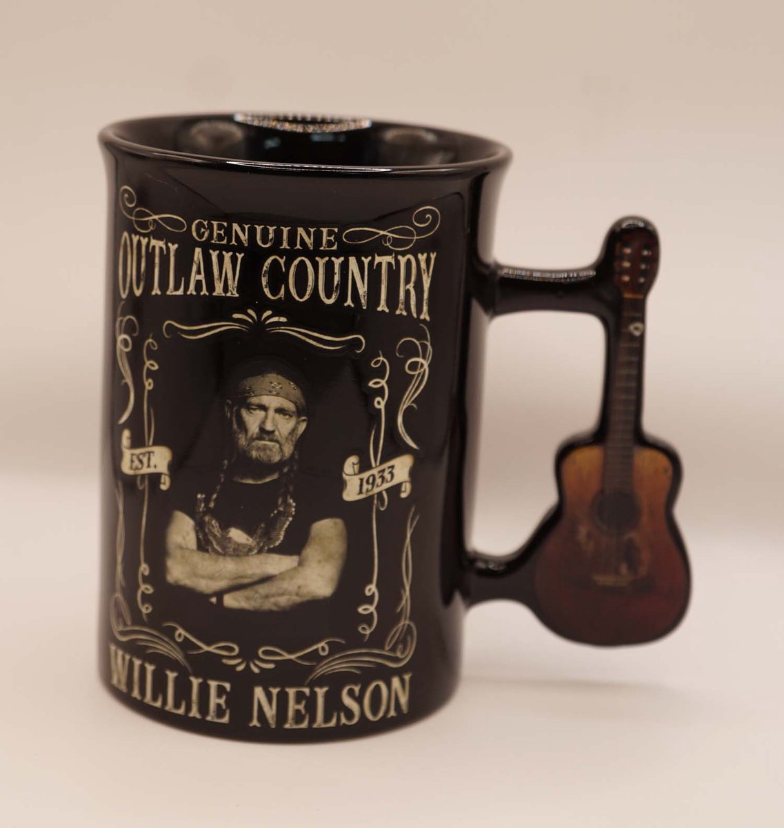 Willie Nelson mok met handvat gitaar - Mok van Willie Nelson Amerikaanse countryzanger, gitarist en liedjesschrijver - Country drinkbeker - grote drinkbeker - official license koffiebeker van Willie Nelson - bekende country zanger drinkbeker