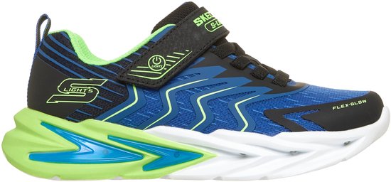Blauwe Skechers sneaker met zwarte veters, klittenbandsluiting en limegroene zool met blauwe accenten. Tekst 'FLEX-GLOW'.