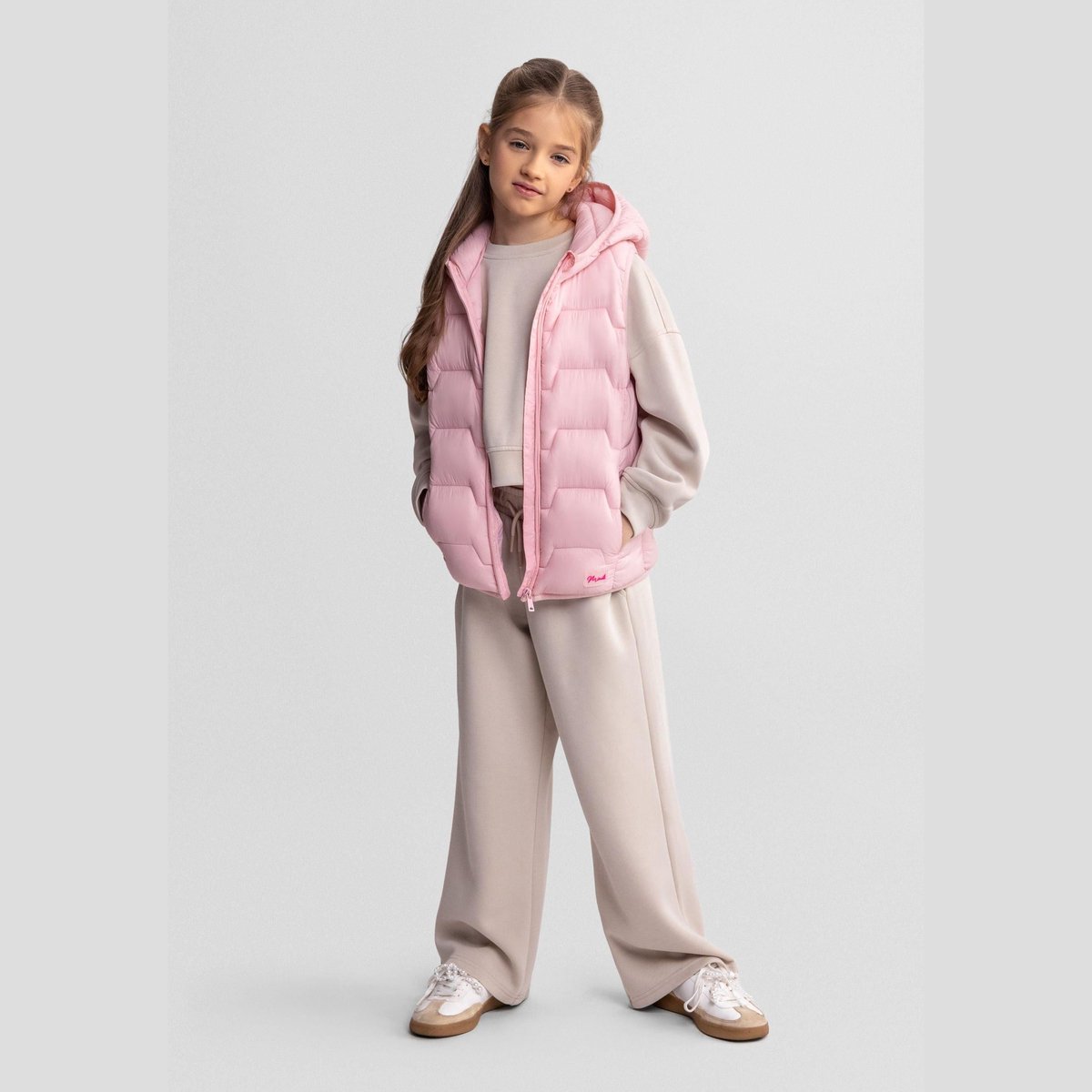 Minoti gewatteerde bodywarmer meisjes met capuchon - lichtroze