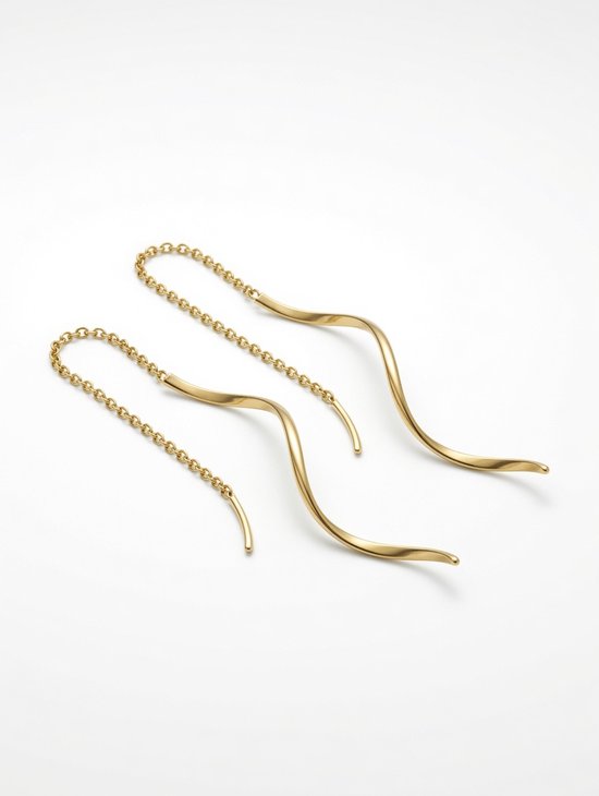 Gouden, golvende spiraal threader oorbellen met fijne gouden kettingen.