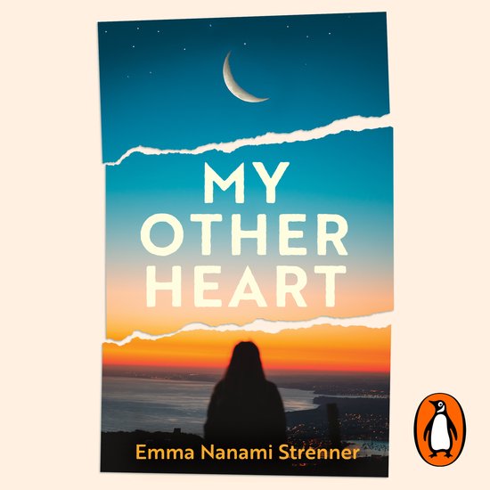 Boekomslag met de titel 'MY OTHER HEART' boven een silhouet van een persoon die uitkijkt over een stad bij zonsondergang. Een halve maan staat in de nachtelijke hemel.
