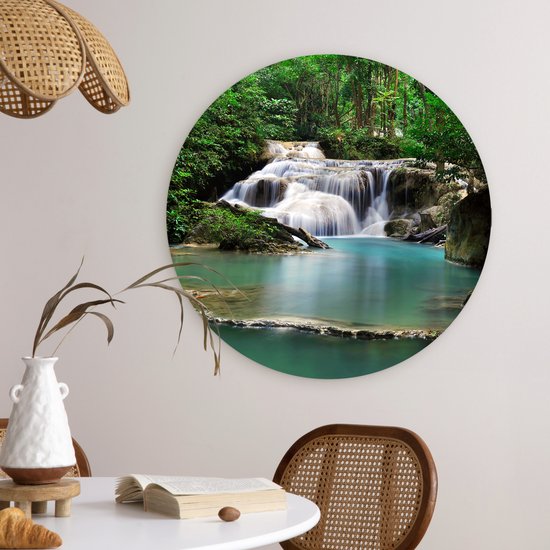 WallCircle - Wall Circle - Indoor Wall Circle - Une cascade avec des arbres dans le parc national thaïlandais d'Erawan - 60x60 cm - Décoration murale - Peintures ronds