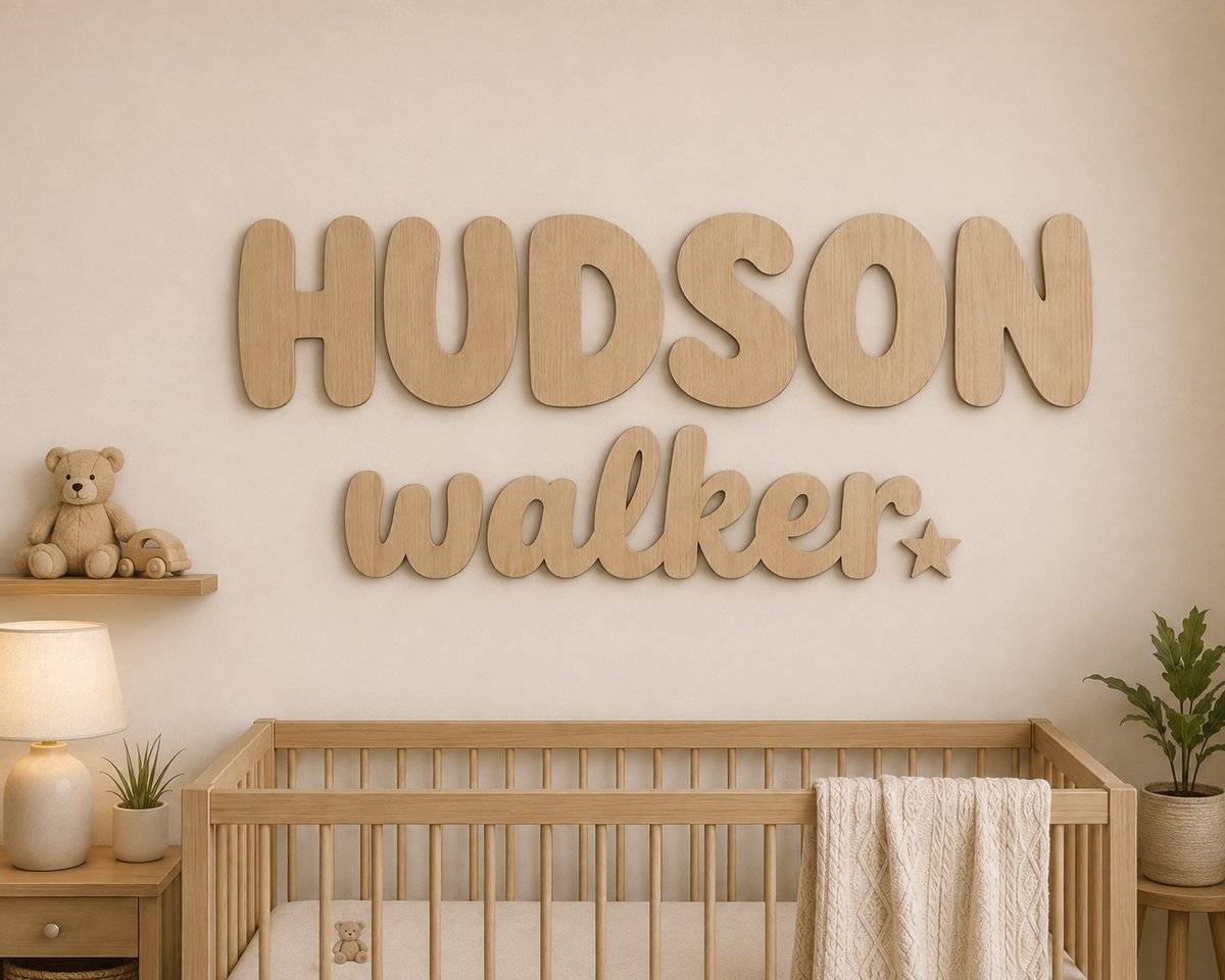 Gepersonaliseerde Houten Naam Muurdecoratie Babykamer – 60 x 40 cm – Speels Lettertype met Ster – 5 mm Multiplex – Natuurlijk Hout/ baby