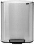 Brabantia Bo prullenbak van mat staal met afgeronde hoeken en een metalen voetpedaal.