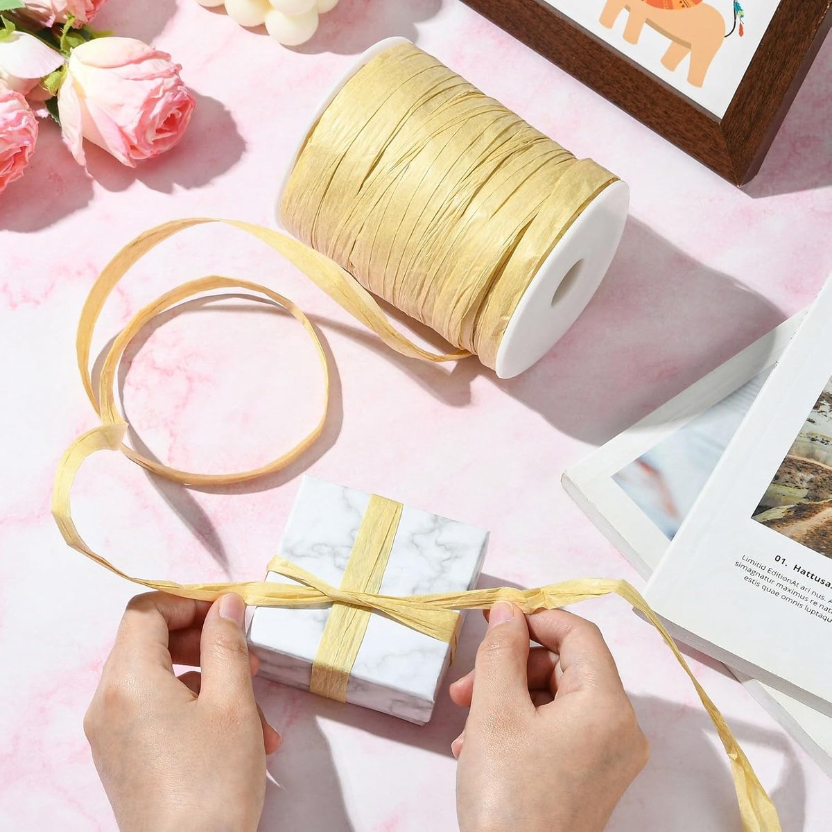 100m Bundels van Natuurlijk Raffia Lint Pale Goldenrod Raffia Koord Papiertouw voor Geschenkverpakking, Breiwerk, Ambachten, Boeketten, Decoratie