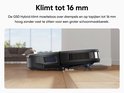 Zwarte robotstofzuiger die moeiteloos een drempel van 16 mm over klimt.