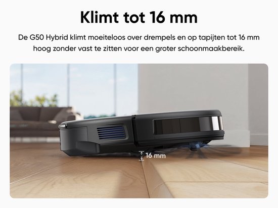 Zwarte robotstofzuiger die moeiteloos een drempel van 16 mm over klimt.