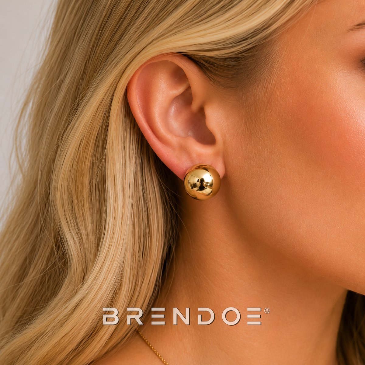 Brendoe Halve Bol Oorbellen Goudkleurig – 304 RVS – Statement Studs – Dames