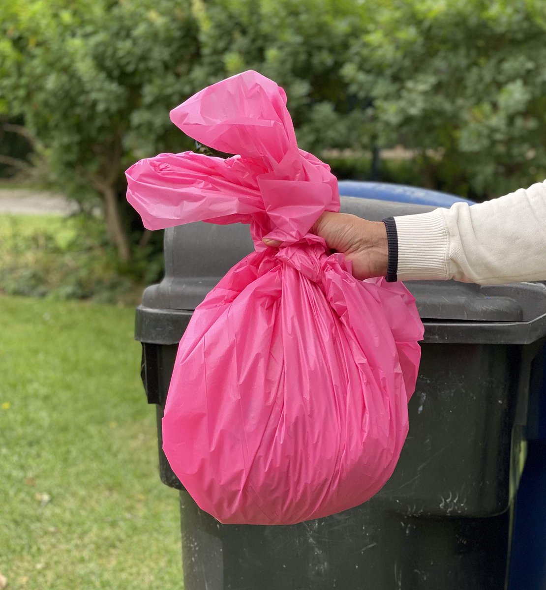 SnelShoppen - Neatiffy Wegwerp Tafelkleedrol - Dikke Waterdichte Kunststof Tafelkleden - 1,37 x 32,9 m - Roze - Voor Rechthoekige, Vierkante, Ronde en