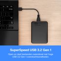 Zwarte WD Elements externe harde schijf aangesloten op een laptop via SuperSpeed USB 3.2 Gen 1.