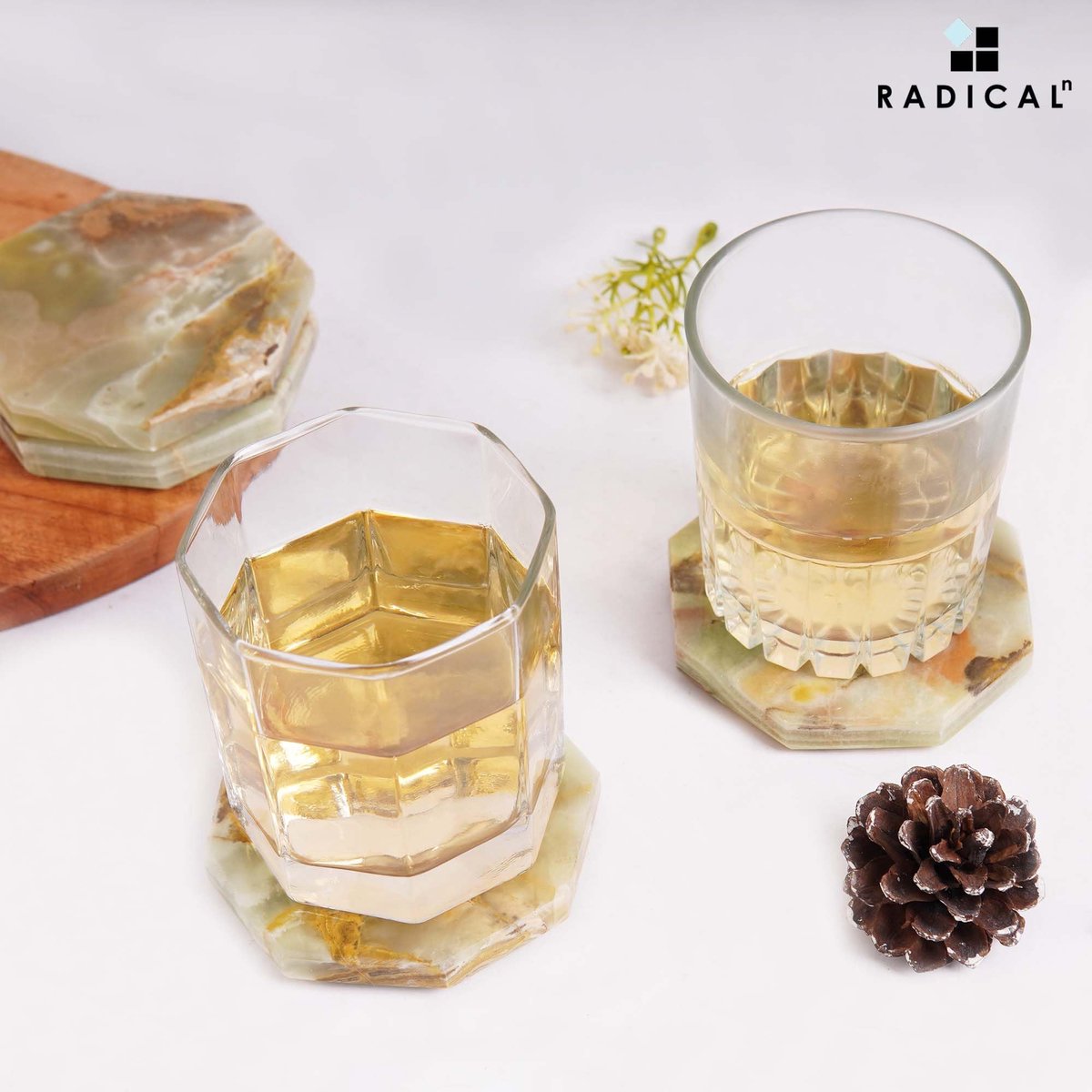 SnelShoppen - Set van 6 Groene Onyx Marmeren Onderzetters Stervorm 9 cm - Handgemaakt, Geschikt voor Drankjes, Perfect voor Feesten en Keuken