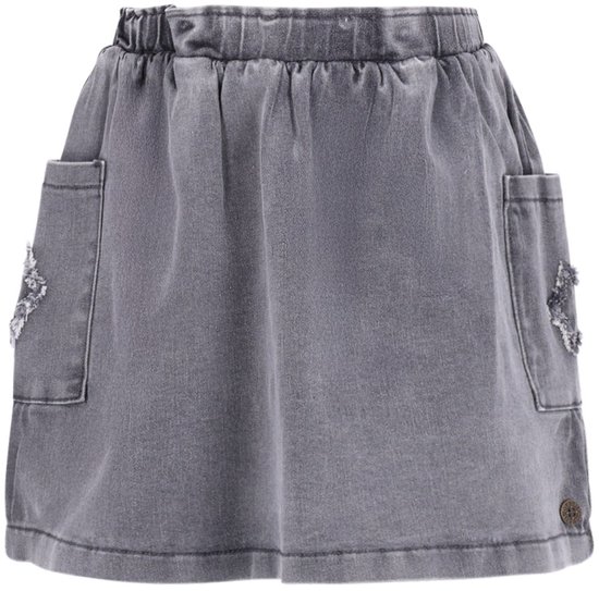 Grijze denim rok met elastische tailleband, twee zakken met sterapplicatie en een subtiel merklabel onderaan.