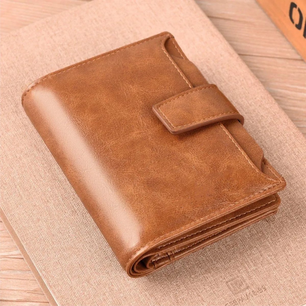 Casalora – Heren Portemonnee van Echt Leer – Compacte Leren Wallet met Drukknop – RFID Bescherming – Khaki – Portemonnee Heren – Cadeau voor Mannen
