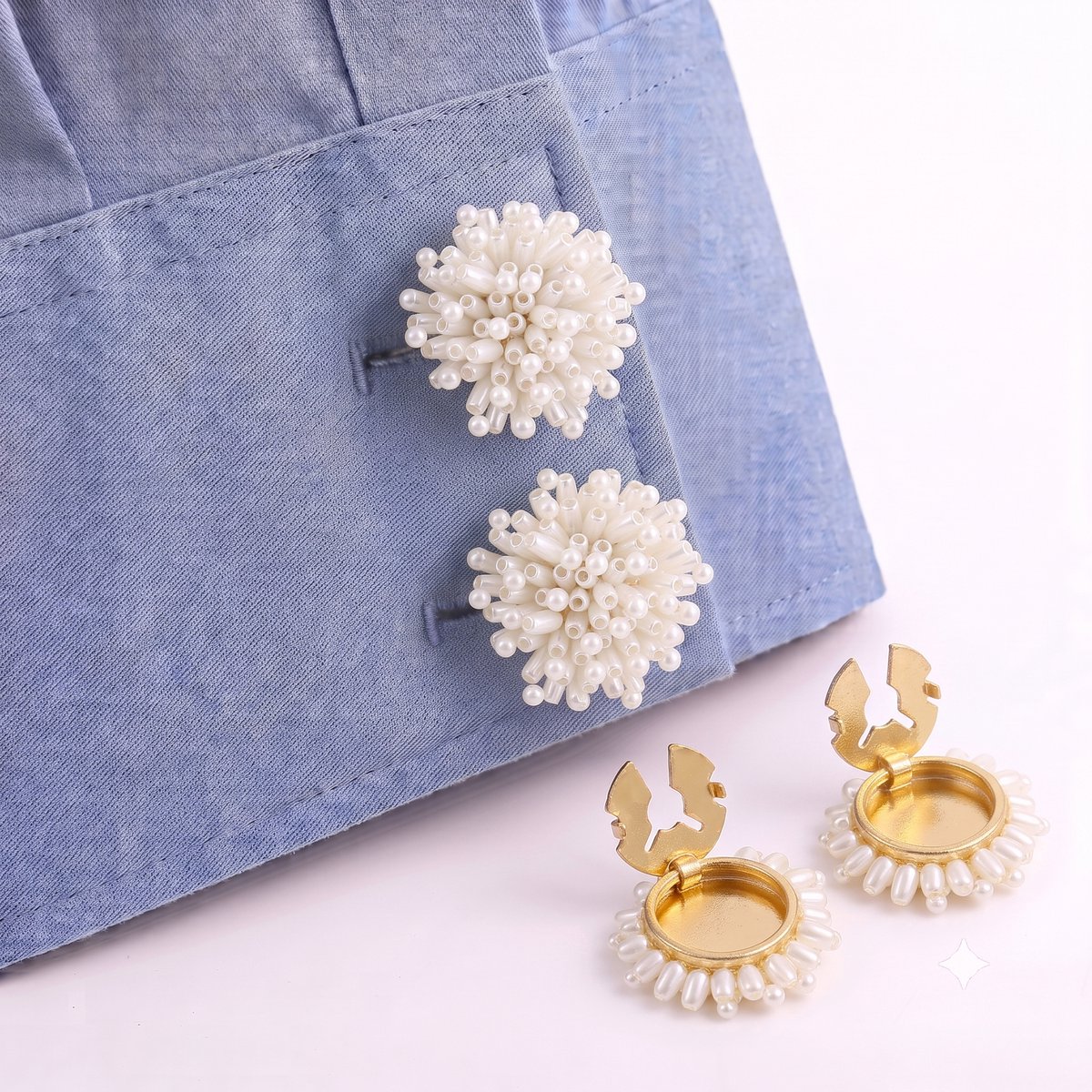 Button Covers Set van 2 - Knoop Covers voor Overhemden & Blouses - Bloem Vorm met Kraaltjes & Pareltjes - Manchetknopen Alternatief - Accessoires Cadeau