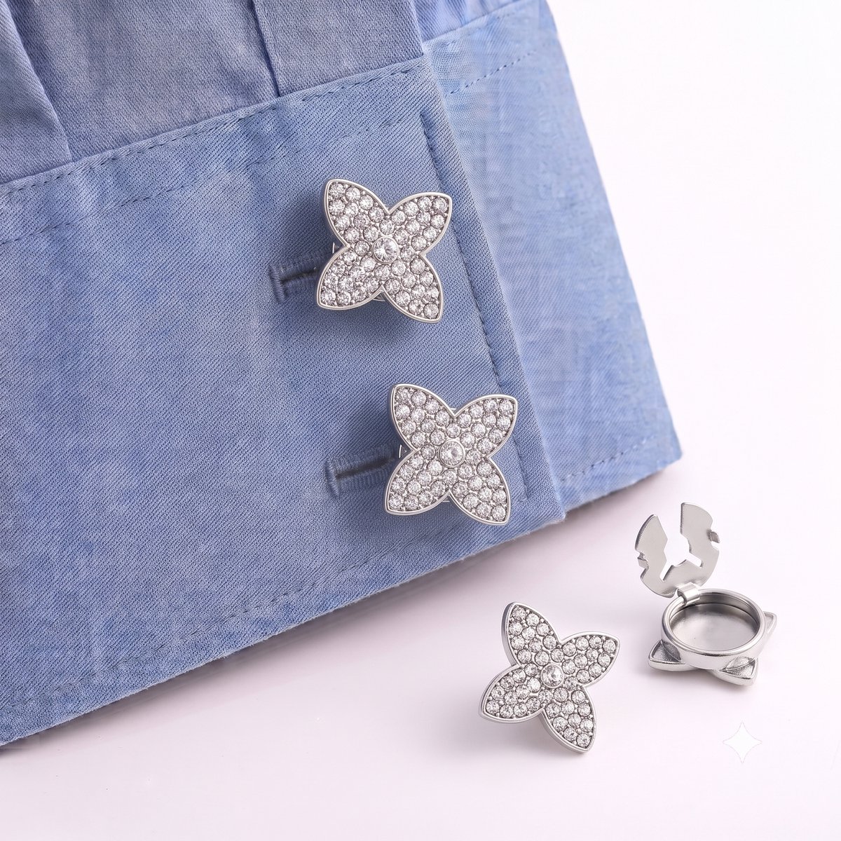 Button Covers Set van 2 - Knoop Covers voor Overhemden & Blouses - Klaver Motief met Strass Steentjes - Manchetknopen Alternatief - Accessoires Cadeau - Zilver