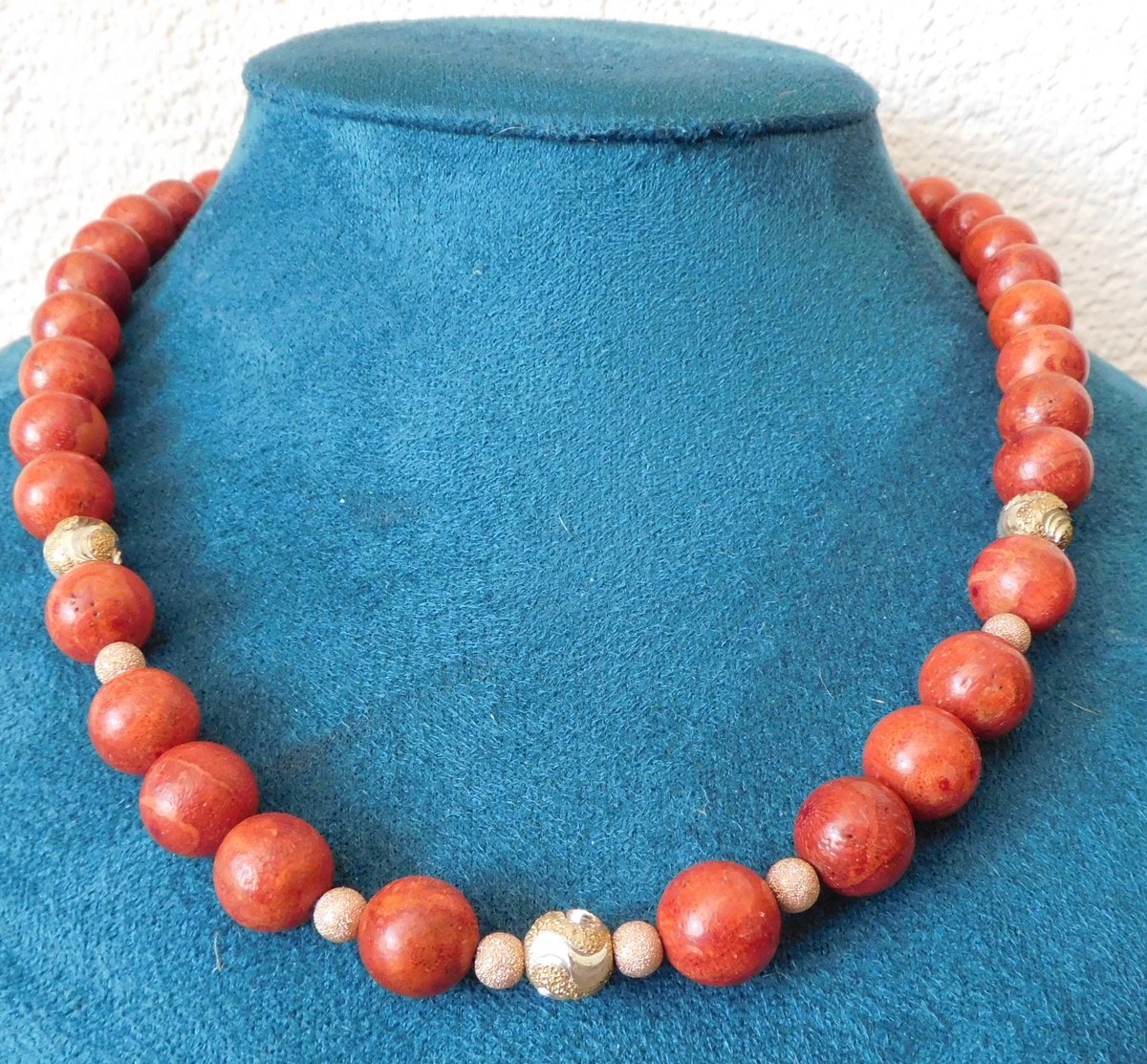 Hetty'S - Chic Collier -Roodbruine Carneool kralen -Goldplated Zilveren kralen -Goldplated zilver slot - Maat 45 cm