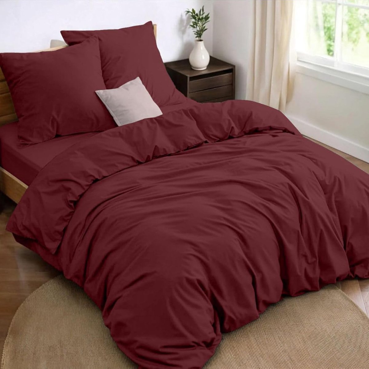 4-delige beddenset 180x200 cm: dekbedovertrek 240x260 cm + hoeslaken 180x200 cm met 2 kussenslopen 65x65 cm. Microvezel met 100 draden per inch - Oeko-Tex gecertificeerd.