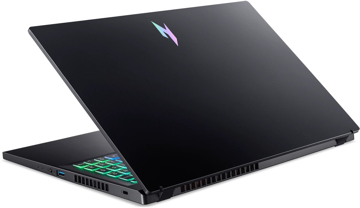 Acer Nitro V 15 ANV15-A31-R822 - Gaming Laptop - 15 inch 165Hz - AMD Ryzen 7 - 16GB - 512GB SSD - RTX 5050 - inclusief Nitro Controller + 3mnd PC GamePass - afbeelding 1