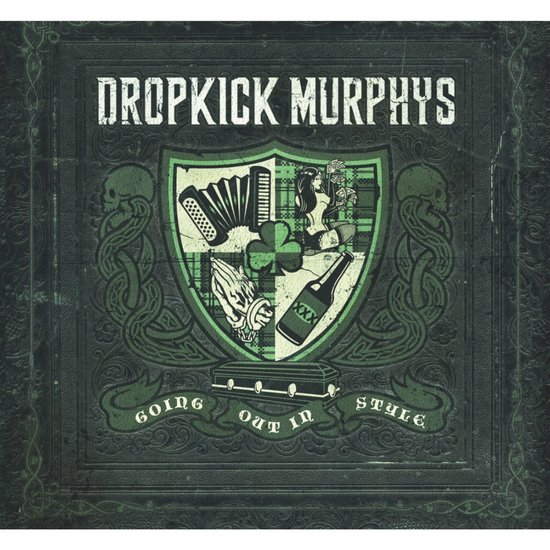 Hoes van Dropkick Murphys, "Going Out In Style". Groen met keltische patronen. Het wapenschild bevat een accordeon, een vrouw, klavertjes, biddende handen, een fles en een doodskist.