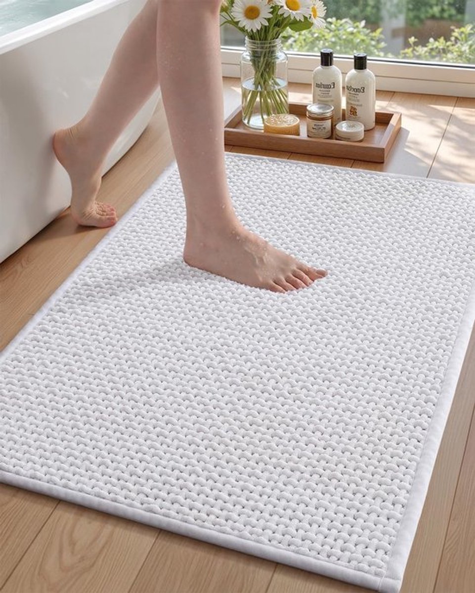 Witte Badmat met Chenille en Rubber Onderkant, Antislip, Absorberend en Sneldrogend - 44 x 75 cm, Ideaal voor Badkamer en Onder De Deur