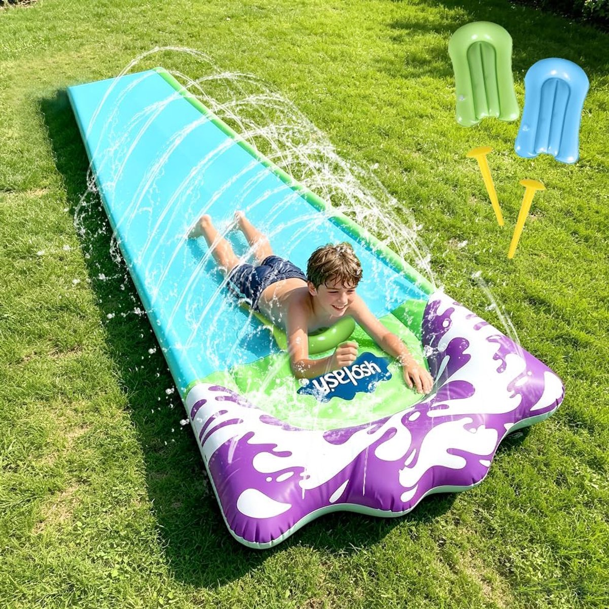 Waterglijbaan - Tuinslang glijbaan - Zomerpret in tuin - Geïntegreerde sproeiers - 480 cm lang - Groen blauw