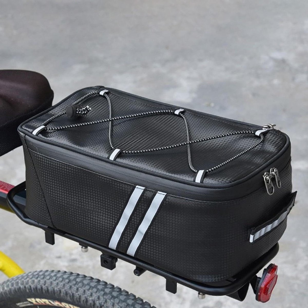 Fietstas Bagagedrager - Fietstas Waterdicht - Fietsen Woon-Werkverkeer - Reflecterende Veiligheidsstrips - 8 Liter - Zwart