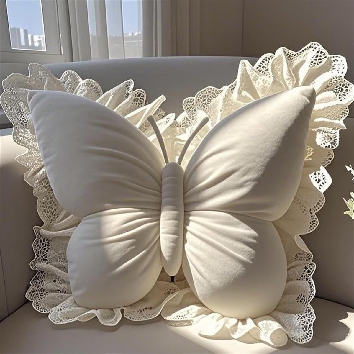 Ulisem - Kussen - Vlinder ontwerp dierbaar multifunctioneel kussen - 43x31 cm groot - Zachte pluche stof - Grote PP katoen vulling - Als zitkussen en rugsteun - Voor woonkamer en auto - Ook als decoratie - Wit