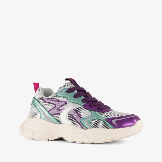 Meisjes sneaker met paarse, mintgroene en zilveren accenten op een witte zool.