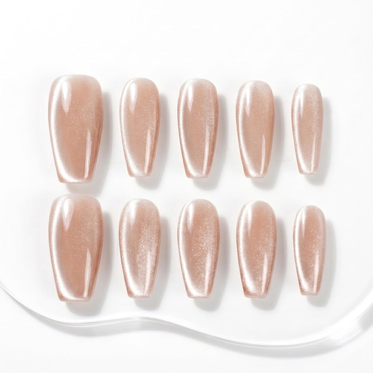 Nepp Nails Medium Lang - Coffin Ballerina met Beige Cat Eye Design - Handgemaakt - ShopVlot