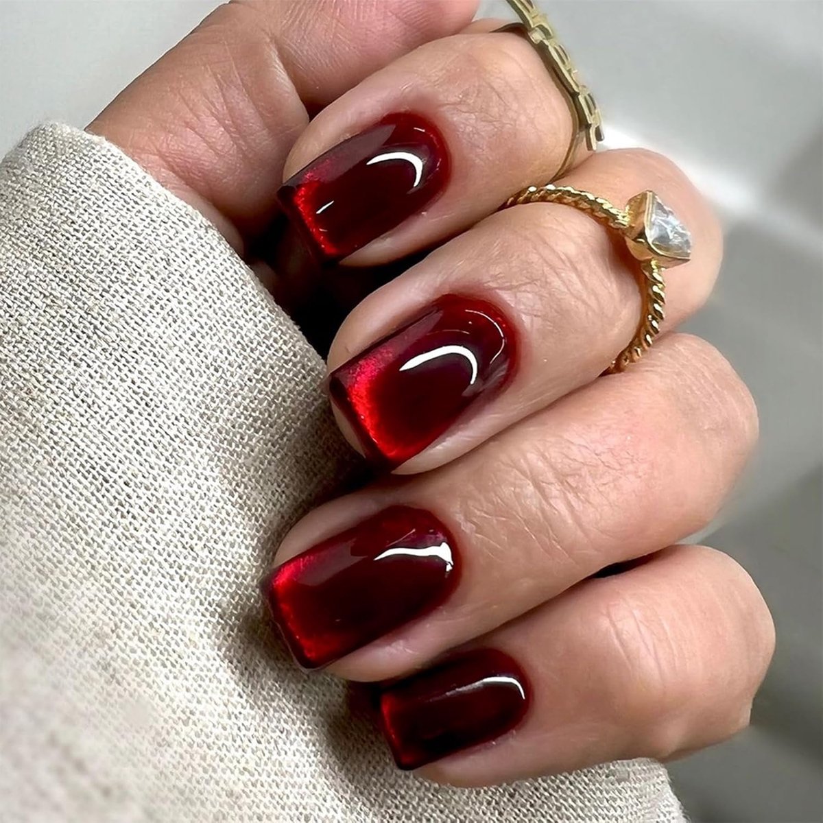 Kunstnagels 24-delig - bordeaux kattenogen - korte amandelvorm - perfecte salonlook in 5 minuten - ShopVlot
