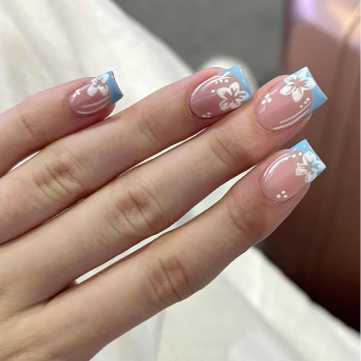 Press On Nägel 24 Stück - Blau Korte Kunstnagels - Franse Punt met Bloemen Design - Eenvoudig aan te brengen - ShopVlot