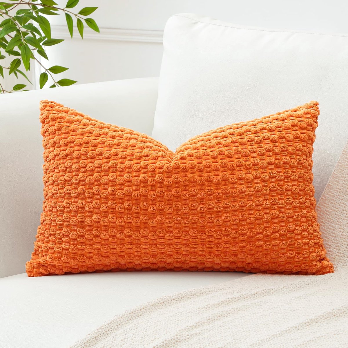 Kussenhoes 30 x 50 cm - corduroy - geometrisch met pompons - perfect voor boho decoratie - ShopVlot