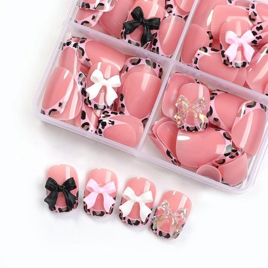 96-delige set met kunstmatige nagels in French tip design, korte vierkante nagels, roze luipaardprint, strikjes en manicuredecoratie — afbeelding 3