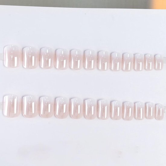 24 stuks plaknagels kort hoekig, roze wit kleurverloop French press on nails, herbruikbare natuurlijke valse nagels, ballerina acryl full cover kunstnagels zelfklevend voor vrouwen — afbeelding 2