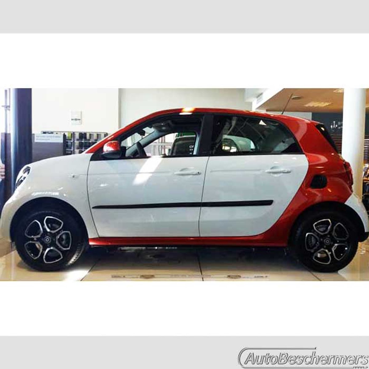 Stootlijsten set zwart voor Smart ForFour 2014-. De stootstrips zijn zelfklevend. Set a 4 stuks (#0017)