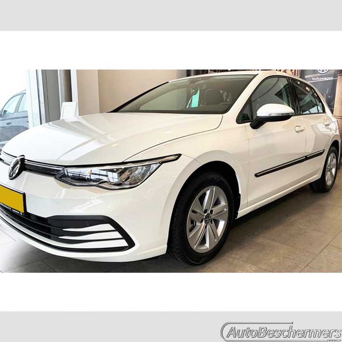 Stootlijsten set zwart + chroomlijstje voor VW Golf 8 10.2019-. De stootstrips zijn zelfklevend. Set a 4 stuks (#0023)