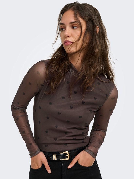 Bruine mesh top met zwarte hartjesprint. Langs de mouwen loopt een grijze gestreepte rand.