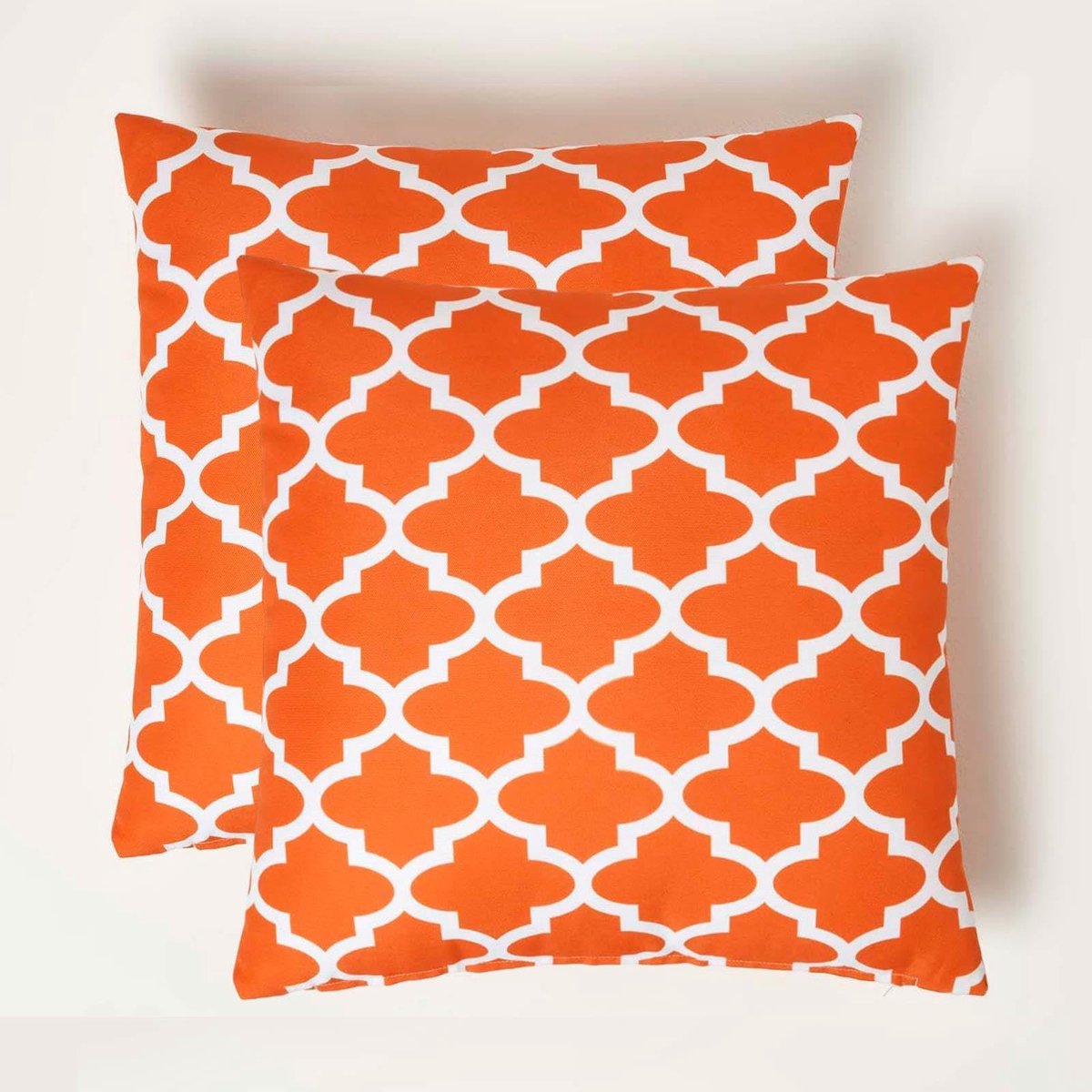 Famanu – Set van 2 outdoor kussens Nola in oranje-wit, tuinkussen 45x45 cm, geometrisch ontwerp voor terras en balkon