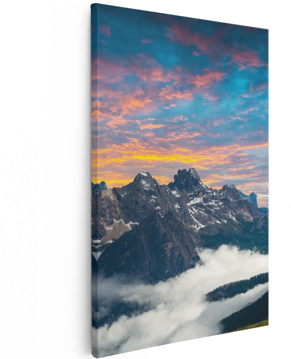 Artaza Canvas Schilderij Bergen Landschap Met Wolken In Italië - 100x150 cm - Groot - Wanddecoratie Woonkamer - Schilderijen - Muurdecoratie