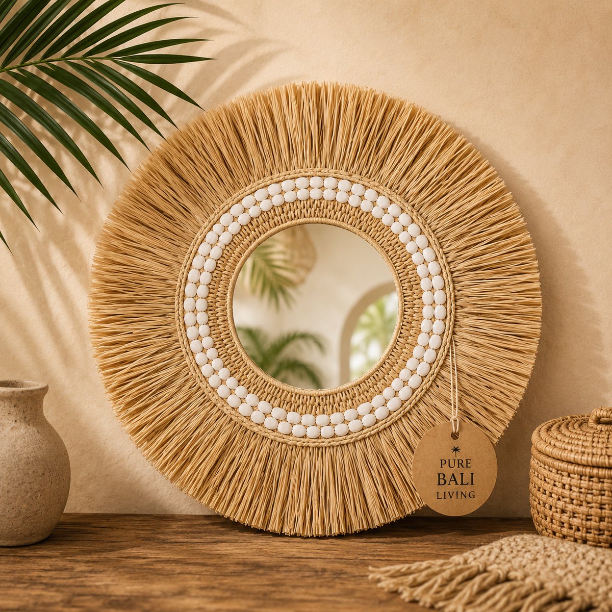 Wanddecoratie - spiegel Bali – Raffia & Witte Schelpen – Handgemaakt 45 cm – wandbord - Pure Bali Living